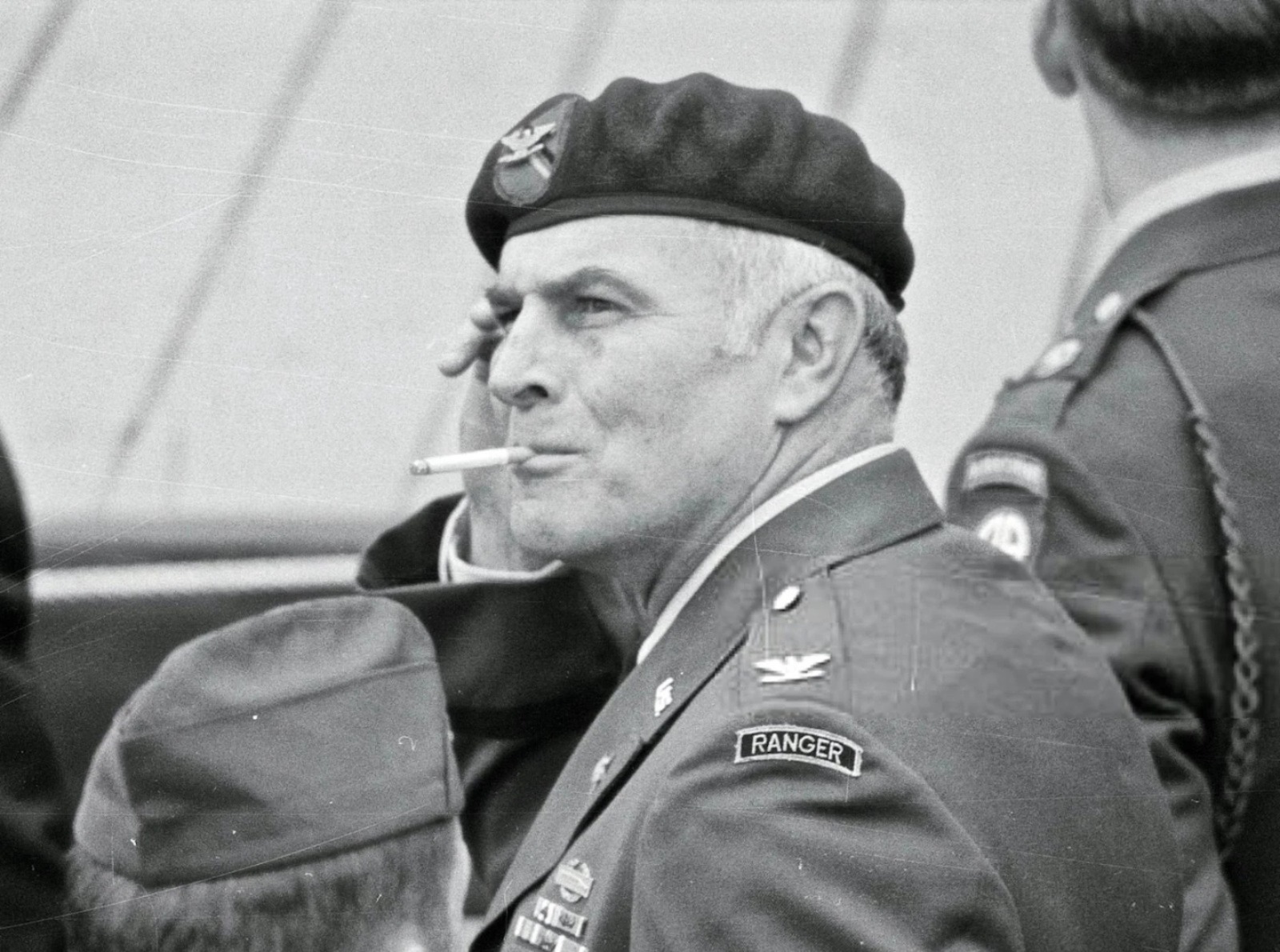 ১৯৭৭ সালে চার্লস বেকউইথ (Charles Beckwith) এই বাহিনী গঠন করেছিলেন। ব্রিটিশ এসএএস (SAS)-এর সঙ্গে কাজ করে তিনি এমন বাহিনীর প্রয়োজনীয়তা বুঝেছিলেন। তারপরই পদক্ষেপ করেন।